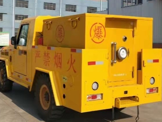 旅顺口凯龙爆破器材运输车：保障爆破任务的安全运行